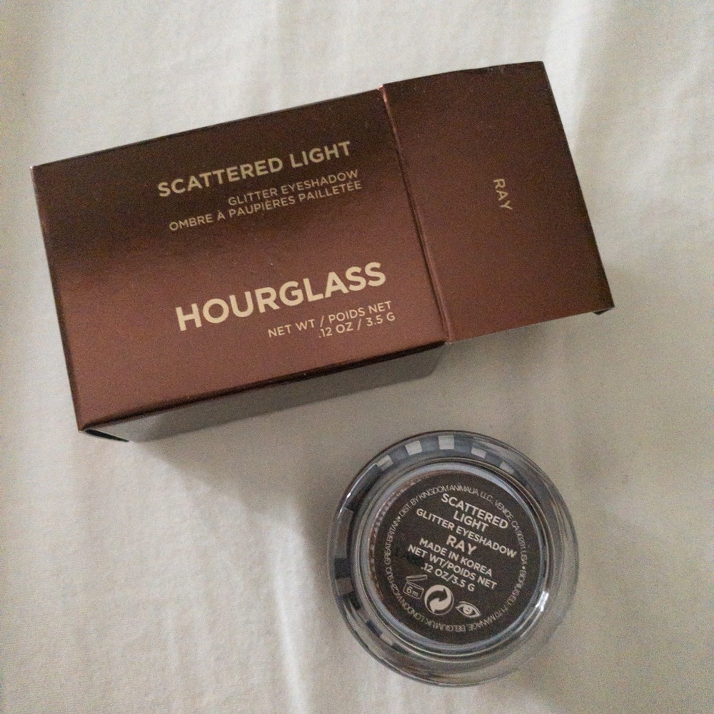 Scattered Light Hourglass - Ray